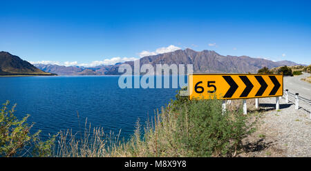 speed limit sign Lake Hāwea, New Zealand Stock Photo