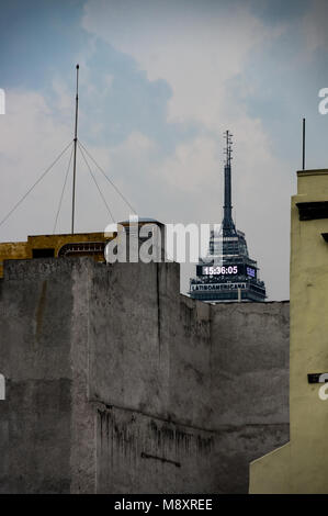 A view of the Latin America Tower in Mexico City / Torre Latinoamericana en Ciudad de México Stock Photo
