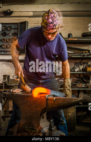 Old Anvil Stock Photo: 103461205 - Alamy