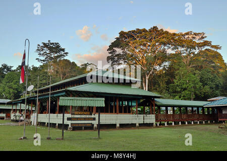 The remote jungle ranger station at Sirena in the middle of the Corcovado National Park on Southern Costa Rica's Osa Peninsula. Stock Photo