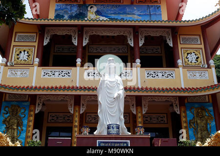 Chua Tu Quang buddhist temple. Quan Am, the bodhisattva of compassion.  Vung Tau. Vietnam. Stock Photo