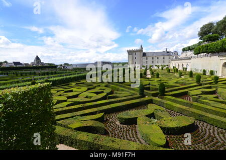 Villandry, Loire valley, France June 2017. View of the castle from the park with its large fountain, highlighting the pleasant geometry of the gardens. Stock Photo