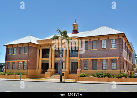 Mackay, Queensland, Australia - December 28, 2017. Historic Mackay Court House in Mackay QLD, with vegetation. Stock Photo