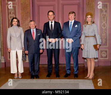 The Hague, Netherlands. 21st Mar, 2018. King Willem-Alexander and Queen Máxima of The Netherlands, King Abdullah II bin Al Hussein and Queen Rania Al Abdullah of Jordan and Prime-minster Mark Rutte at the Binnenhof in The Hague, on March 21, 2018, for the official photo Credit: Albert Nieboer/Netherlands OUT/Point De Vue Out · NO WIRE SERVICE · Credit: Albert Nieboer/RoyalPress/dpa/Alamy Live News Stock Photo