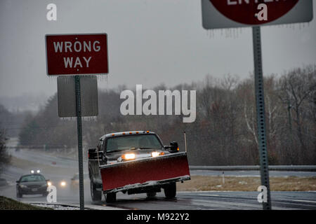 Western Loudoun, USA. 20th Mar, 2018. A pickup with a snow blade makes its way down route 7 near Bluemont as the storm intensifies on the first day of spring which at this point looks a lot like the dead of winter. The forecast is calling for 8 or more inches of snow by tomorrow morning.(Photo by Douglas Graham/Loudoun Now) Credit: William Graham/Alamy Live News Stock Photo