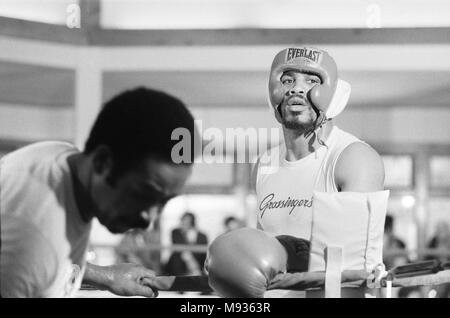 Ken Norton training at the Solar Gym ahead of his third title fight with Muhammad Ali. 20th September 1976 Stock Photo