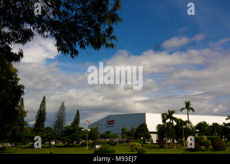 Klaten, Indonesia. 20th Mar, 2018. Viewing of milk processing plant owned by PT Sarihusada Generasi Mahardhika, a subsidiary of Danone Group at Kemudo, Klaten, Indonesia. It is one of the biggest Danone factory in Asia that produce growing up formula milk for children, with production capacity up to 100.000 tons per years. Credit: Dadang Trimulyanto/Pacific Press/Alamy Live News Stock Photo