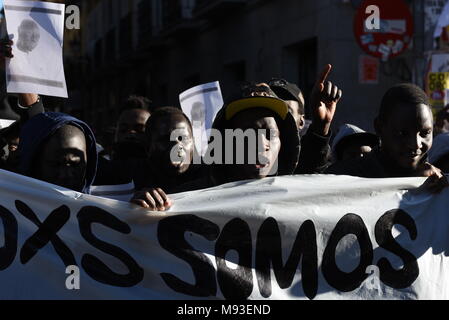 Madrid, Spain. 21st Mar, 2018. Senegaleses pictured during a protest in Madrid in memory of the Senegalese street vendor Mame Mbaye. Credit: Jorge Sanz/Pacific Press/Alamy Live News Stock Photo