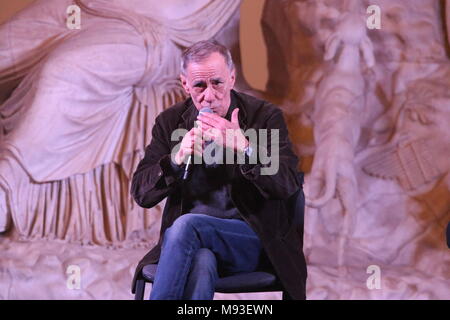 Naples, Italy. 21st Mar, 2018. Roberto Vecchioni, Italian singer-songwriter Roberto Vecchioni, a guest in Naples at the 'FestivaLMANN' festival. Credit: Salvatore Esposito/Pacific Press/Alamy Live News Stock Photo