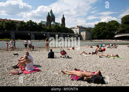 Allemagne, Baviere, Munich, on peut aller bronzer l'ete au milieu de l