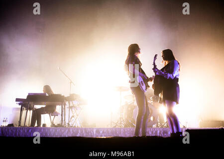 Norway, Oslo - March 13, 2018. The Swedish indie folk duo First Aid Kit performs a live concert at Oslo Spektrum in Oslo. The duo consists of the two sisters Klara (R) and Johanna Söderberg (L). (Photo credit: Gonzales Photo - Terje Dokken). Stock Photo