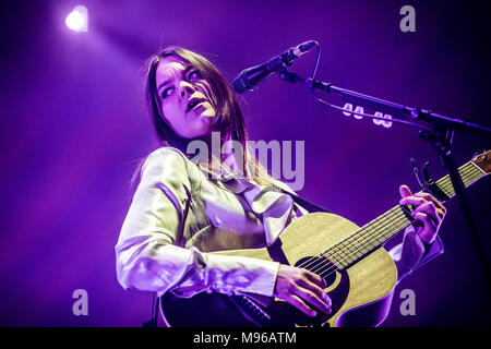 Norway, Oslo - March 13, 2018. The Swedish indie folk duo First Aid Kit performs a live concert at Oslo Spektrum in Oslo. The here singer and guitarist Klara Söderberg is seen live on stage. (Photo credit: Gonzales Photo - Terje Dokken). Stock Photo