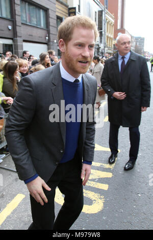 Great Victoria Street, Belfast, Northern Ireland. 23rd Mar, 2018. Prince Harry and Meghan Markle arrive in Great Victoria Street, Belfast for a one day visit to Northern Ireland, Friday 23 March 2018. They visited the Crown Bar in Belfast City Centre. The couple met with members of the public who gathered on Great Victoria Street for a walk a bout. Credit: Irish Eye/Alamy Live News Stock Photo