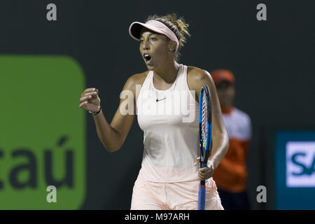 KEY BISCAYNE, FL -MARCH 22: Madison Keys on day 10 of the Miami Open at Crandon Park Tennis Center on March 22, 2018 in Key Biscayne, Florida.    People:  Madison Keys Stock Photo