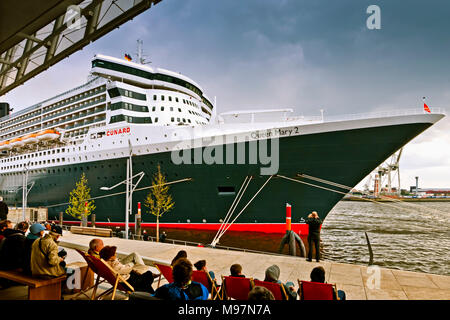 Deutschland, Hamburg, Elbe, Hafen, Hafencity, Anleger, Cruise Center, Queen, Queen Mary Stock Photo