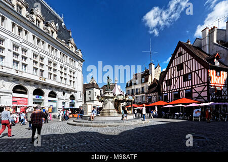 Place Francois Rude is a popular meeting place in central Dijon, Burgundy Stock Photo