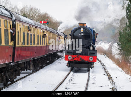 King Edward II steam locomotive pulling into Hampton Loade station on the Severn Valley Railway, Shropshire. Stock Photo