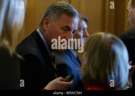 United States Senator Richard Burr, Republican of North Carolina, talks with reporters outside the Senate chamber following a vote at the United States Capitol Building in Washington, D.C. on March 21, 2018. Credit: Alex Edelman / CNP     - NO WIRE SERVICE · Photo: Alex Edelman/Consolidated News Photos/Alex Edelman - CNP Stock Photo