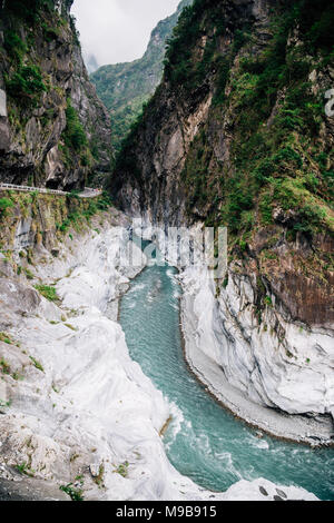 River and mountain in Taroko National Park, Taiwan Stock Photo