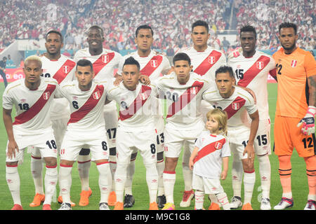 Miami, Florida, USA. 23rd Mar, 2018. Peruvian team poses for the photo before the match against Croatia.The Croatian national football team played a friendly match against Peru on 23rd March 2018. Credit: Fernando Oduber/SOPA Images/ZUMA Wire/Alamy Live News Stock Photo