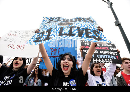 Las Vegas, Nevada, USA. 24th Mar, 2018. People rally during the March for Our Lives demonstration on March 24, 2018 in Las Vegas, Nevada. Hundreds of thousands of protesters, including students, teachers, and parents are expected to gather across the country for anti-gun violence rallies, spurred largely by the shooting that took place on Valentine's Day at Marjory Stoneman Douglas High School in Parkland, Florida where 17 people died. Credit: David Becker/ZUMA Wire/Alamy Live News Stock Photo