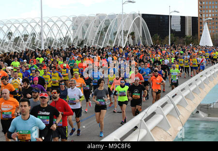 Valencia. 24th Mar, 2018. Runners compete during IAAF World Half Marathon Championships in Valencia, Spain on March 24, 2018. Credit: Guo Qiuda/Xinhua/Alamy Live News Stock Photo