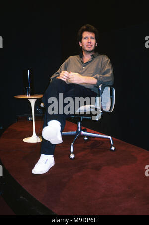 Garry Shandling picture in New York City in 1987. Credit: Walter ...