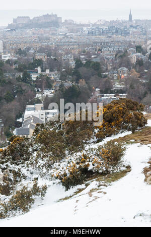 A view from high above Edinburgh in half light with Edinburgh Castle and King Arthur's Seat in the background Stock Photo