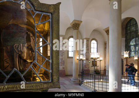 Speyer: Dom (cathedral), Doppelkapelle (double chapel) St. Catherine with relics, the largest surviving Romanesque church in the world, , Rheinland-Pf Stock Photo