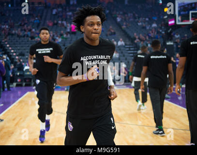 Sacramento, CA, USA. 25th Mar, 2018. Sacramento Kings forward Justin Jackson (25) wear t-shirts bearing the name of Stephon Clark during a game at Golden 1 Center on Sunday March 25, 2018 in Sacramento, Calif.The Kings and Celtics wear shirts bearing the name of the unarmed man, Stephon Clark, who was killed by Sacramento police. The black warm-up shirts have ''Accountability. We are One'' on the front and ''Stephon Clark'' on the back. Credit: Paul Kitagaki Jr./ZUMA Wire/Alamy Live News Stock Photo