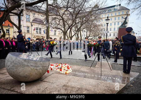 Bratislava, Slovakia. 25th March, 2018. Slovak president Andrej Kiska (right) and former German president Joachim Gauck (left) paying tribute in memory of first mass demonstration against communist regime in former Czechoslovakia (25th March, 1988). Credit: Vladimir Cuvala/Alamy Live News Stock Photo