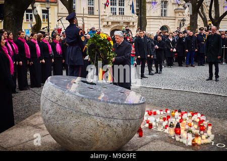 Bratislava, Slovakia. 25th March, 2018. Slovak president Andrej Kiska (right) and former German president Joachim Gauck (left) paying tribute in memory of first mass demonstration against communist regime in former Czechoslovakia (25th March, 1988). Credit: Vladimir Cuvala/Alamy Live News Stock Photo