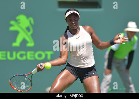 Miami, FL, USA. 26th Mar, 2018. KEY BISCAYNE, FL - March, 26:Sloane Stephens in action here, defeats Garbine Muguruza (ESP) 63 64 during the 2018 Miami Open on March 24, 2018, at the Tennis Center at Crandon Park in Key Biscayne, FL. Credit: Andrew Patron/ZUMA Wire/Alamy Live News Stock Photo