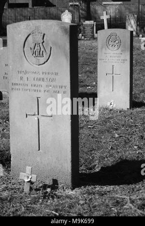 Graves in Manor Road Cemetery, Scarborough Stock Photo