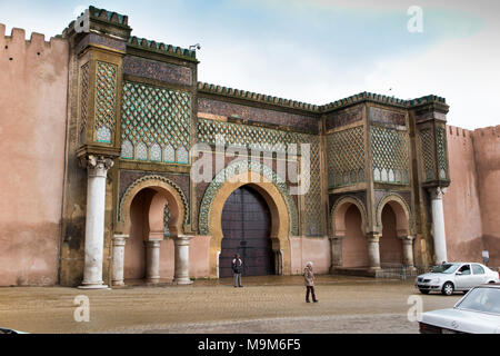 Morocco, Meknes, Place el-Hedim, Bab el Mansour gate, Imperial Gateway built in 1732 Stock Photo