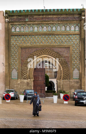 Morocco, Meknes, Place el-Hedim, Bab el Mansour, smaller gate beside, Imperial Gateway Stock Photo