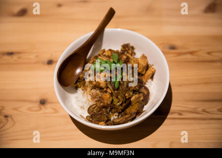 Chinese Chicken Bowl with stir-fried vegetables Stock Photo