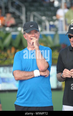 DELRAY BEACH, FL - NOVEMBER 02:  Actor Alan Thicke participates in the Chris Evert and Raymond James Pro-Celebrity Tennis event at Delray Beach Tennis Center on November  02, 2008 in Delray Beach, Florida  People:    Alan Thicke Stock Photo