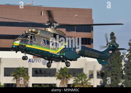 LOS ANGELES COUNTY SHERIFF'S DEPARTMENT AIRBUS HELICOPTER AS332L SUPER PUMA  N952JH. Stock Photo