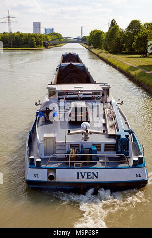 Frachtschiff auf dem Datteln-Hamm-Kanal, Datteln, Ruhrgebiet, Nordrhein-Westfalen, Deutschland, Europa Stock Photo