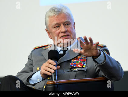 Hannover, Germany. 28 March 2018, Germany, Hannover: Inspector General of the German armed forces, Volker Wieker, speaking about the tradition of the German armed forces during a ceremony in the newly-named Sergeant Major Lagenstein Barracks. Photo: Holger Hollemann/dpa Stock Photo