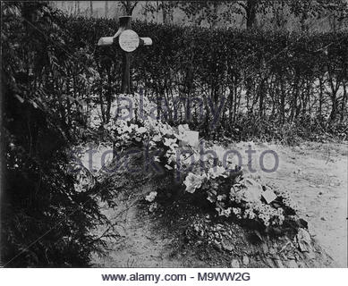 Grave of Baron Manfred von Richthofen, Red baron Stock Photo: 66153311 ...