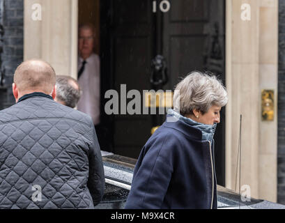 London, UK  28th March 2018  The Prime Minister Theresa May  returns to Downing Street after Prime Minister's Question time Credit Ian Davidson/Alamy Live News Stock Photo