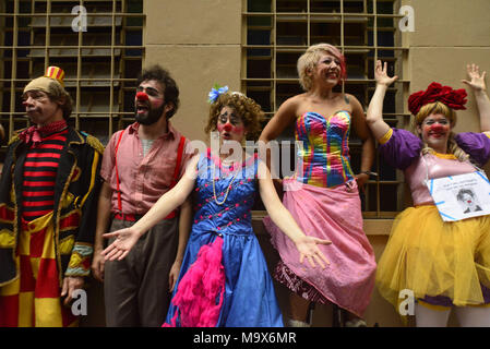 Sao Paulo, Brazil. 28th Mar, 2018. The artists participate in a parade as part of the celebration of National Circus Day. According to local press reports, the Center for Memory of the Circus (CMC) in Sao Paulo celebrated National Circus Day, paying tribute to Piolim, one of the pillars of circus arts in Brazil. Credit: Cris Faga/ZUMA Wire/Alamy Live News
