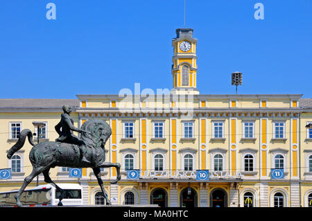 Ljubljana, Slovenia. Equestrian statue of General Rudolf Maister ('Vojanov' 1874 – 1934: military officer and poet) in front of the main train station Stock Photo