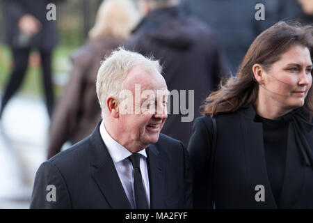 Liverpool comedian and broadcaster Les Dennis photographed in 2018 at the funeral of Ken Dodd in Liverpool. Stock Photo