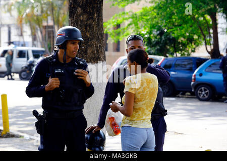 Valencia, Carabobo, Venezuela. 29th Mar, 2018. MARCH 29, 2018. Relatives of the prisoners remain in the commandÃŠ of police of Carabobo awaiting information, after a subsequent fire was generated, even if it left the balance of 68 dead prisoners, in the city of Valencia, Carabobo state. Photo: Juan Carlos Hernandez Credit: Juan Carlos Hernandez/ZUMA Wire/Alamy Live News Stock Photo