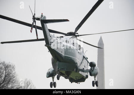 Washington, United States Of America. 29th Mar, 2018. Marine One, with United States President Donald J. Trump aboard, departs the White House in Washington, DC for a day trip to Cleveland, Ohio and then on to Mar-a-Lago for the Easter weekend on Thursday, March 29, 2018. Credit: Ron Sachs/CNP Photo via Credit: Newscom/Alamy Live News