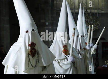 Palma, Balearic Islands, Spain. 29th Mar, 2018. Penitents during the procession of the Christ of the Blood on Holy Thursday. The celebration takes place in a festive but sober atmosphere and sadness for what will happen after the Last Supper, the martyrdom and the crushing of Jesus. It is the most important procession of all the ones celebrated in Mallorca. And the longest, begins in the afternoon and ends at dawn in the Cathedral of Palma. Credit: Clara Margais/ZUMA Wire/Alamy Live News Stock Photo