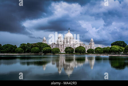 Monsoon clouds gathering over victoria memorial hall in kolkata Stock Photo